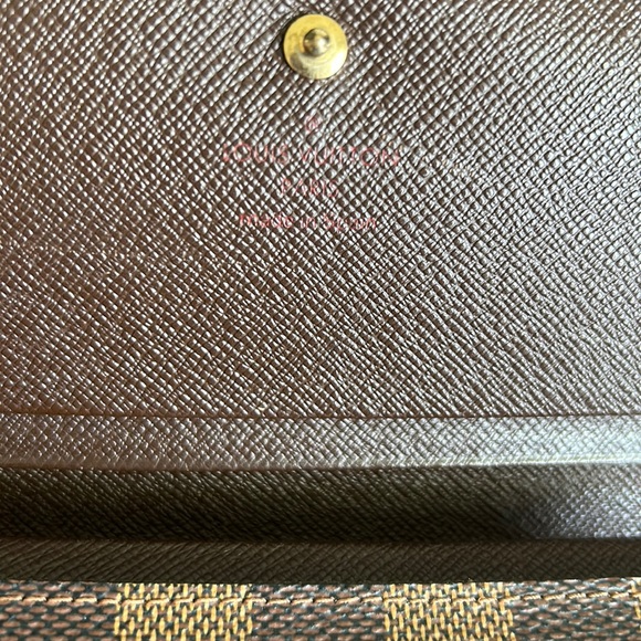 Louis Vuitton Damier Ebene Wallet - Picture 6 of 16